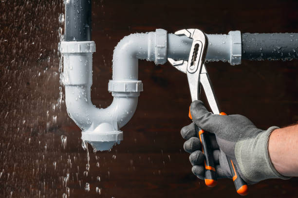 Professional Drain Cleaning technician working in Cedarpines Park, CA
